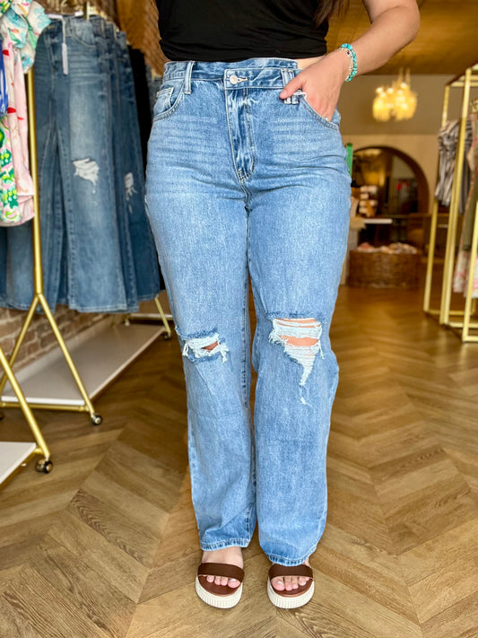 Maddie- High Rise 90's Straight Jeans