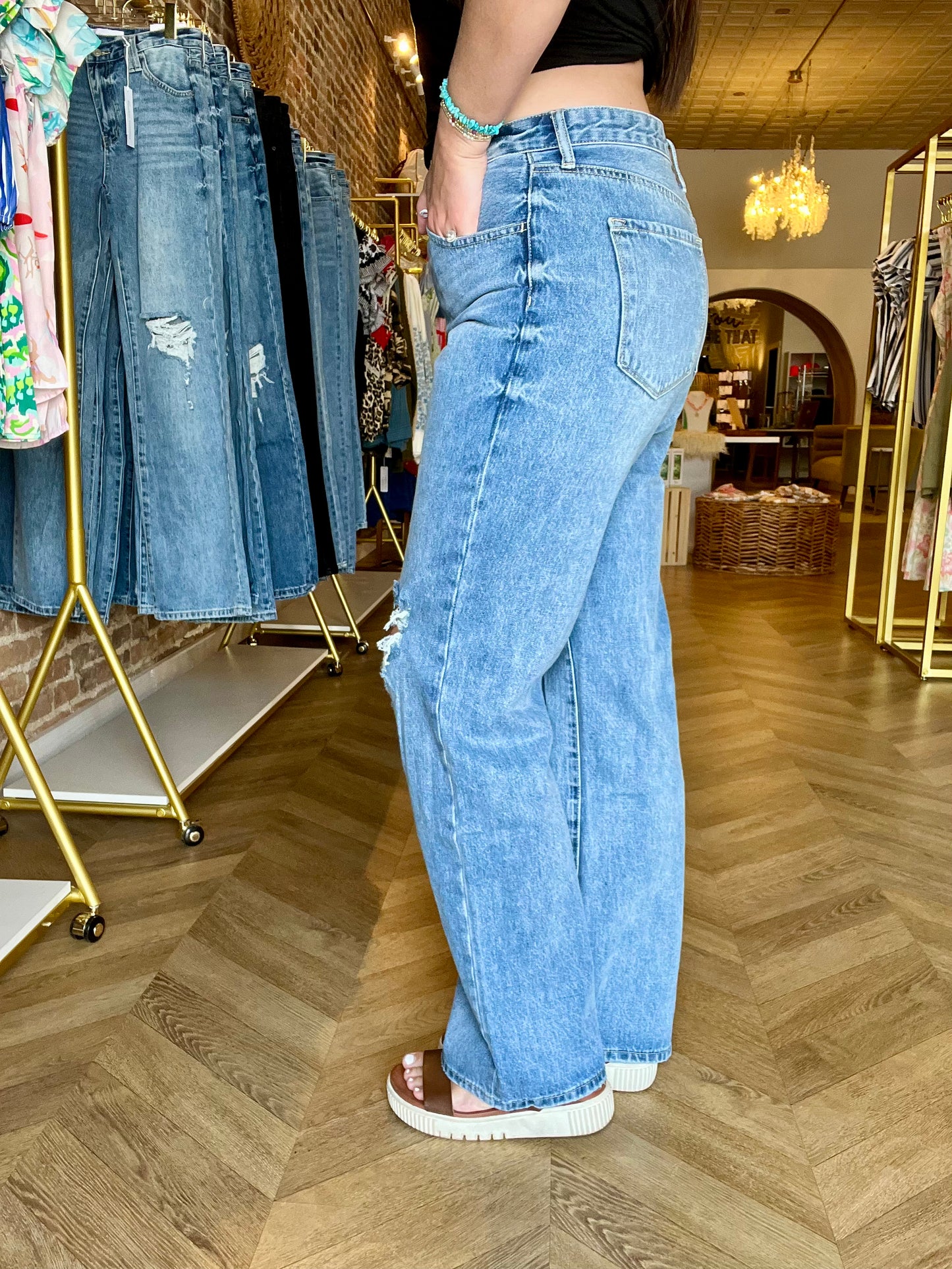 Maddie- High Rise 90's Straight Jeans