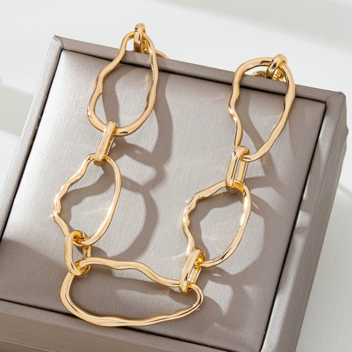 Hammared Link Necklace