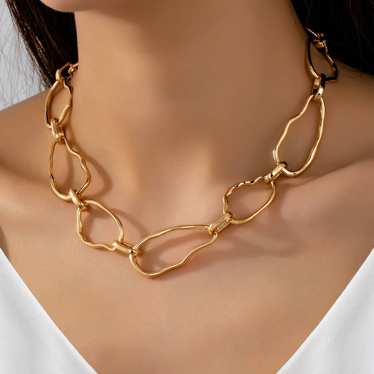 Hammared Link Necklace