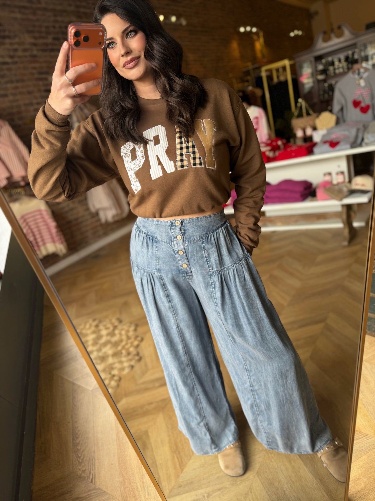 Pray Sweatshirt- Brown