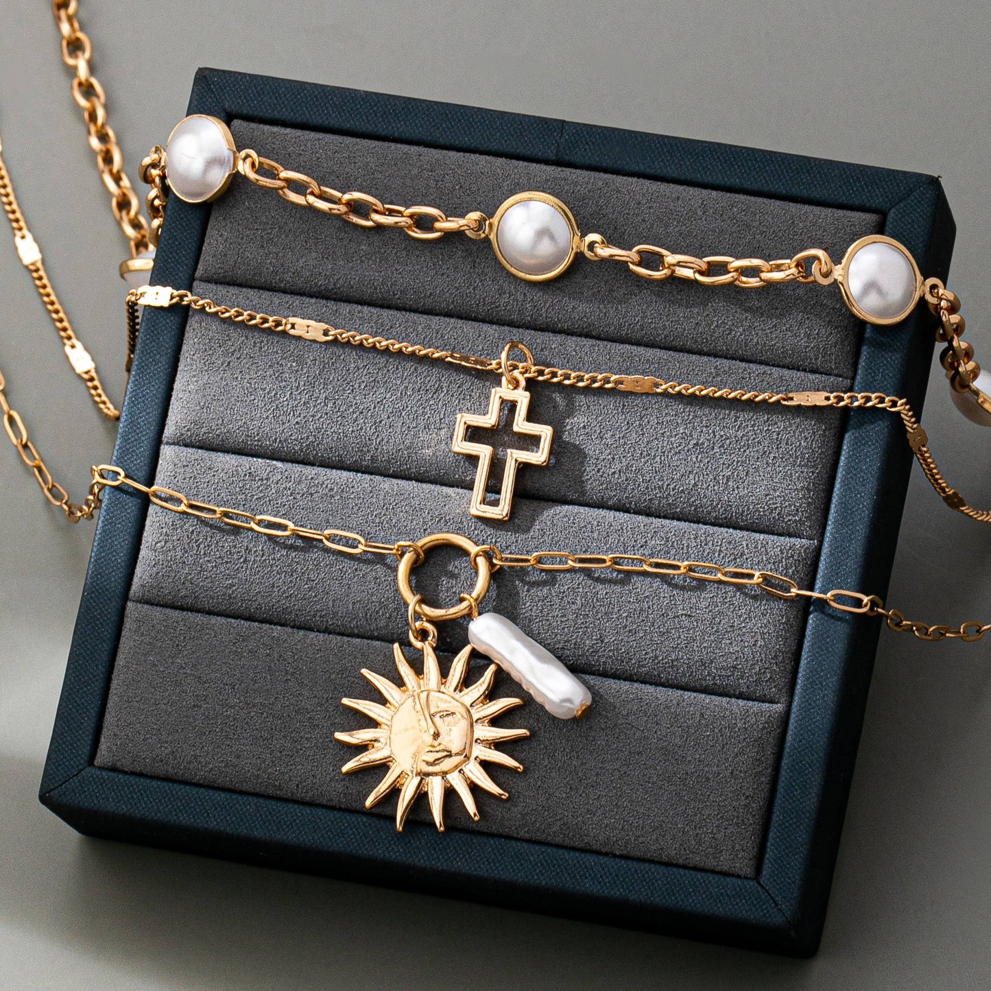 Pearly Sun Necklace